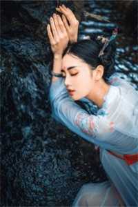 我疯癫后，攻略者入侵了王府柳依依行云后续+完结